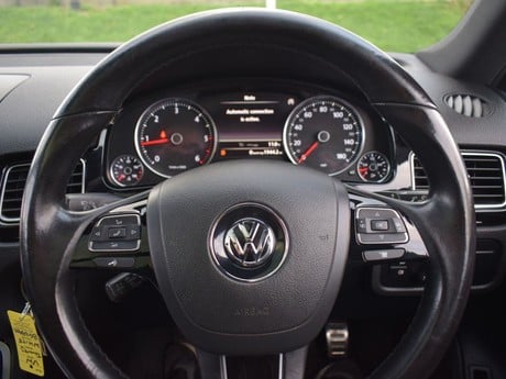 Volkswagen Touareg 3.0 V6 R-LINE TDI BLUEMOTION TECHNOLOGY 5d 259 BHP 45