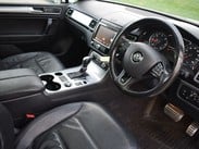 Volkswagen Touareg 3.0 V6 R-LINE TDI BLUEMOTION TECHNOLOGY 5d 259 BHP 4