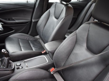Vauxhall Astra 1.4 ELITE 5d 148 BHP 33