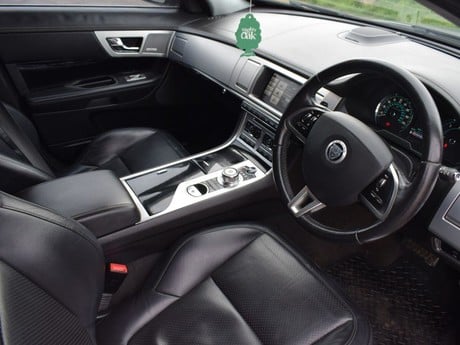 Jaguar XF 3.0 V6 S PORTFOLIO 4d 275 BHP 2