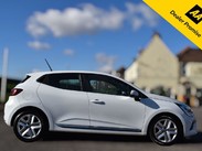 Renault Clio 1.0 PLAY TCE 5d 100 BHP 1