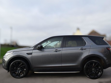 Land Rover Discovery Sport 2.0 TD4 HSE BLACK 5d 180 BHP 10