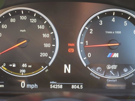 BMW M5 4.4 M5 4d 553 BHP 55
