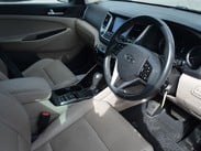 Hyundai TUCSON CRDI PREMIUM BLUE DRIVE 16