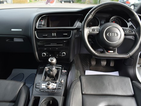 Audi A5 TFSI QUATTRO BLACK EDITION 14
