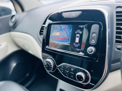 Renault Captur SIGNATURE X NAV TCE 5