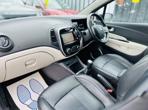 Renault Captur SIGNATURE X NAV TCE 7