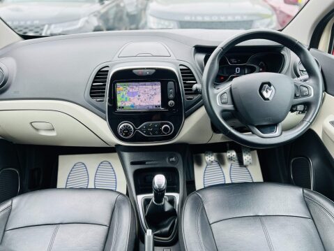 Renault Captur SIGNATURE X NAV TCE 8