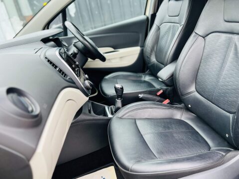 Renault Captur SIGNATURE X NAV TCE 16