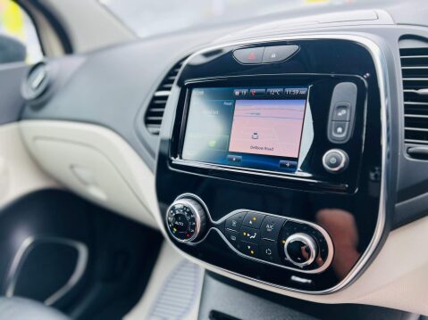 Renault Captur SIGNATURE X NAV TCE 40