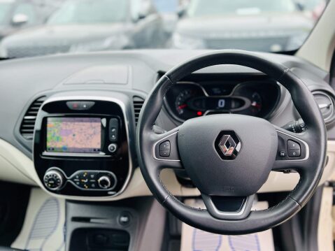 Renault Captur SIGNATURE X NAV TCE 11