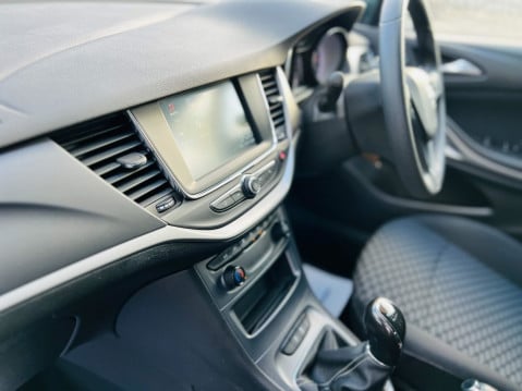 Vauxhall Astra DESIGN ECOTEC S/S 13