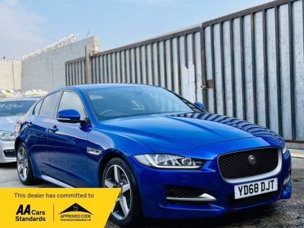 Jaguar XE D R-SPORT