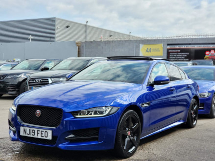 Jaguar XE D R-SPORT AWD