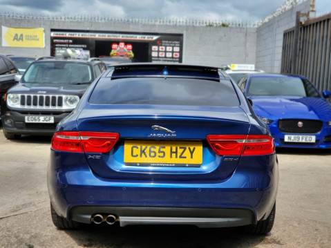 Jaguar XE R-SPORT 22