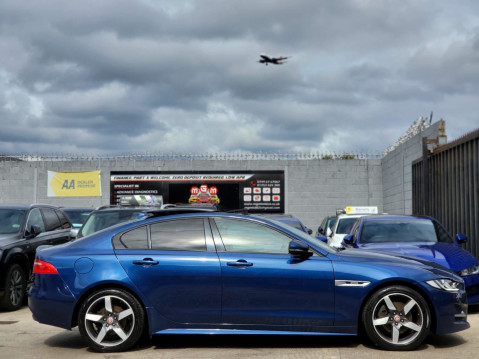 Jaguar XE R-SPORT 6