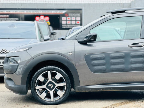 Citroen C4 Cactus PURETECH FLAIR 10