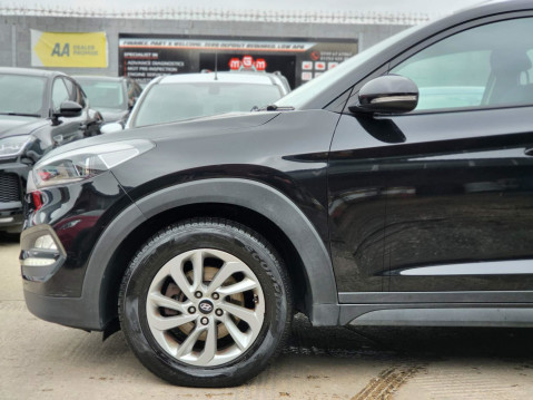 Hyundai TUCSON CRDI SE NAV BLUE DRIVE 19