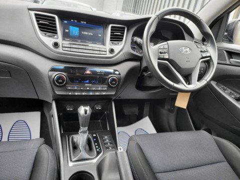 Hyundai TUCSON CRDI SE NAV BLUE DRIVE 14