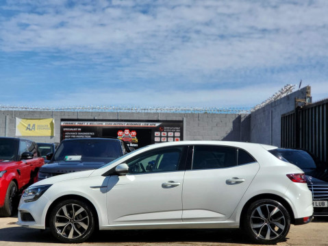 Renault Megane ICONIC TCE EDC 19