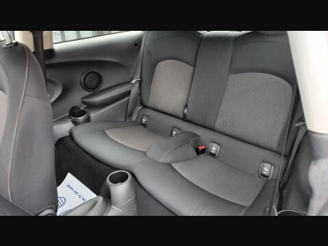 Mini Hatch ONE 17