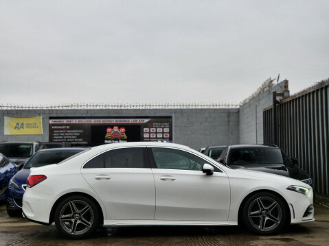 Mercedes-Benz A Class A 180 D AMG LINE EXECUTIVE 4
