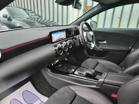Mercedes-Benz A Class A 180 D AMG LINE EXECUTIVE 12