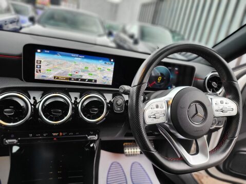 Mercedes-Benz A Class A 180 D AMG LINE EXECUTIVE 17