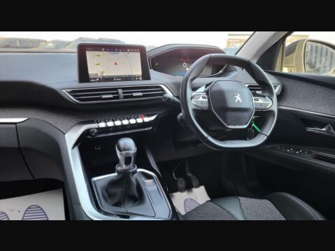 Peugeot 3008 S/S ALLURE 13