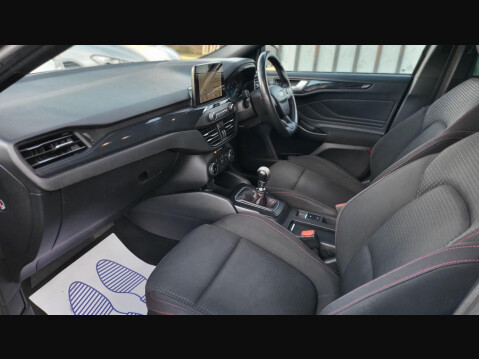 Ford Focus ST-LINE 2