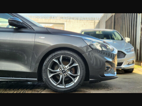 Ford Focus ST-LINE 6