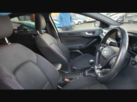Ford Focus ST-LINE 18