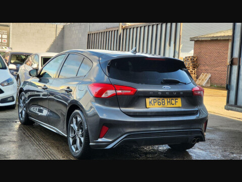 Ford Focus ST-LINE 5
