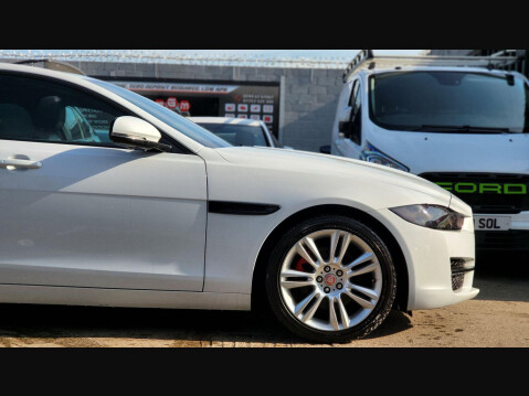 Jaguar XE PRESTIGE 9