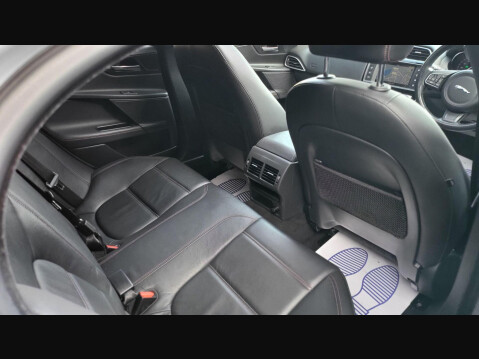 Jaguar XE PRESTIGE 26