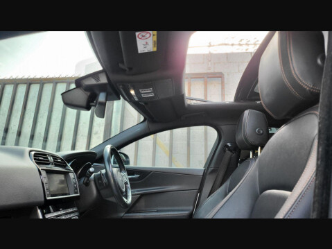 Jaguar XE PRESTIGE 33