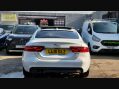 Jaguar XE PRESTIGE 11