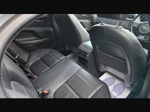 Jaguar XE PRESTIGE 26