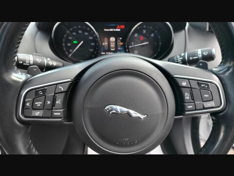 Jaguar XE PRESTIGE 34