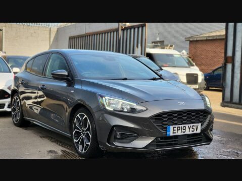 Ford Focus ST-LINE X 2