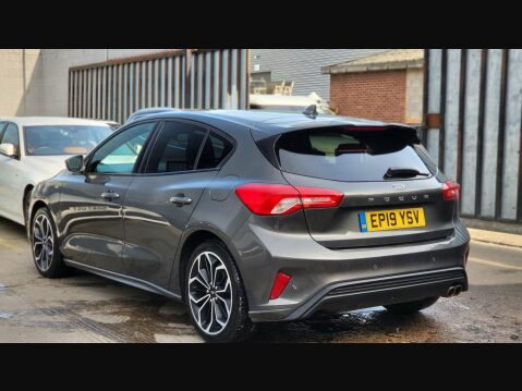 Ford Focus ST-LINE X 4