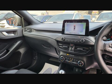 Ford Focus ST-LINE X 17