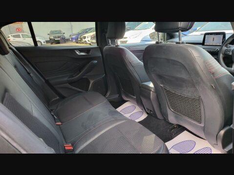 Ford Focus ST-LINE X 22