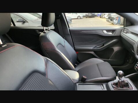 Ford Focus ST-LINE X 20