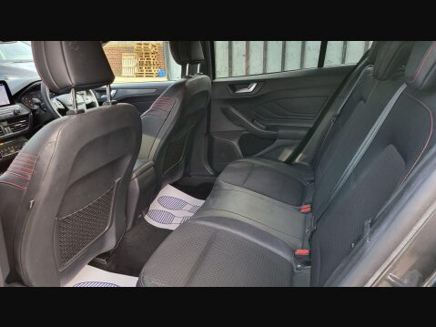 Ford Focus ST-LINE X 21