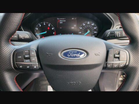 Ford Focus ST-LINE X 32