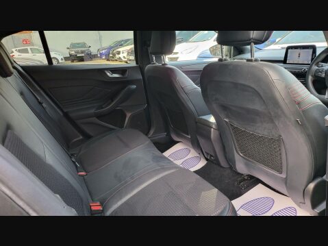 Ford Focus ST-LINE X 22