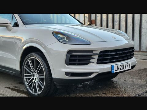 Porsche Cayenne V6 8
