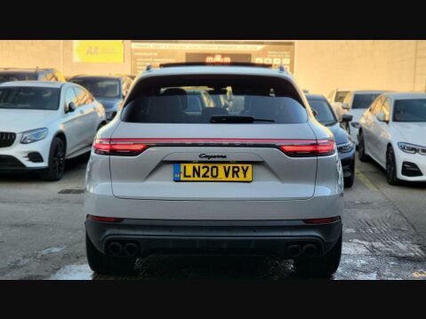 Porsche Cayenne V6 11