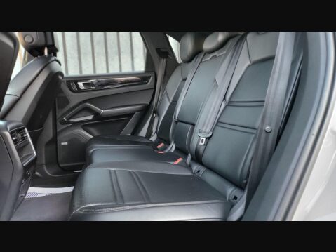 Porsche Cayenne V6 23